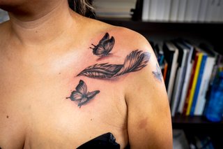 Tatuajes N#76 Pluma y Mariposas