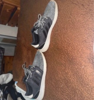 Zapatillas Adidas Negras y Grises Talla 42