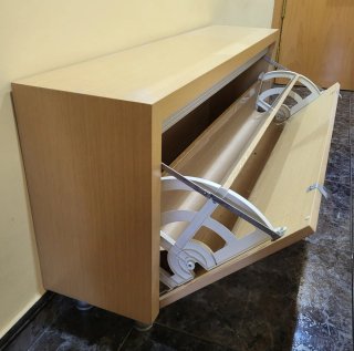Mueble zapateto bajo de madera y metal