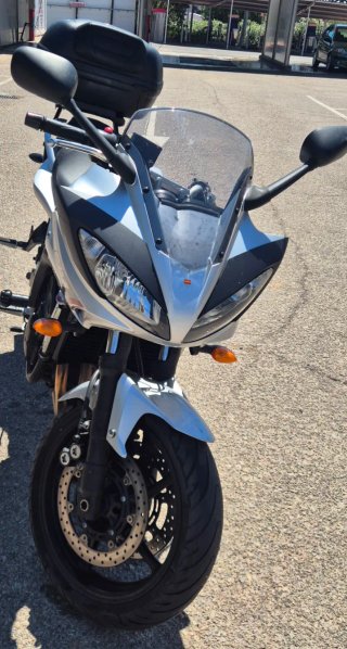 Yamaha FZ6 S2 Plata con Baúl