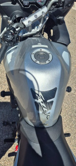 Yamaha FZ6 S2 Plata con Baúl