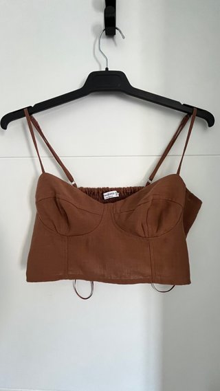 Blusa crop marrón