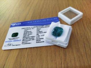 Esmeralda Natural 9.85 Ct Certificado GGL