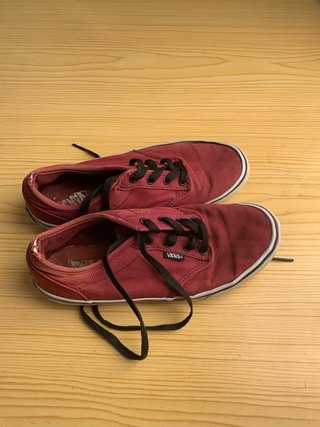 Zapatillas Vans burdeos clásicas