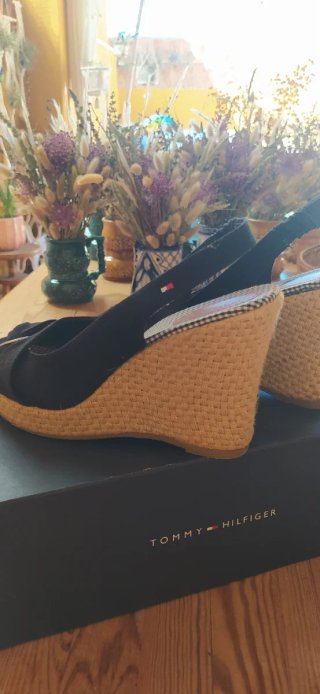 Alpargatas Tommy Hilfiger Cuña Negro/Beige