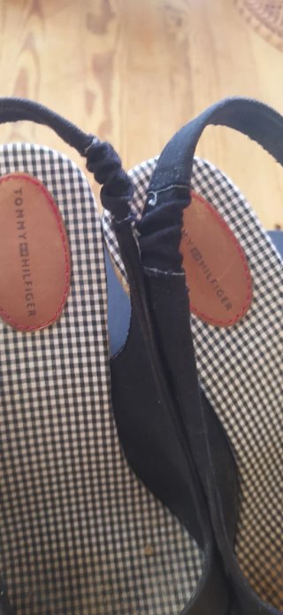 Alpargatas Tommy Hilfiger Cuña Negro/Beige