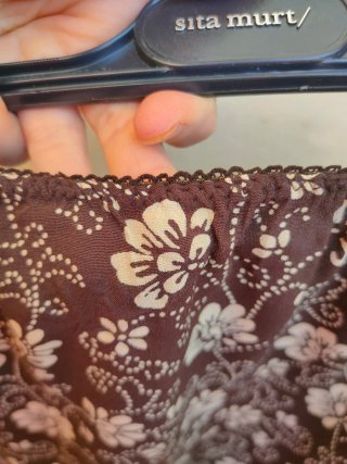 Falda estampada flores viscosa.