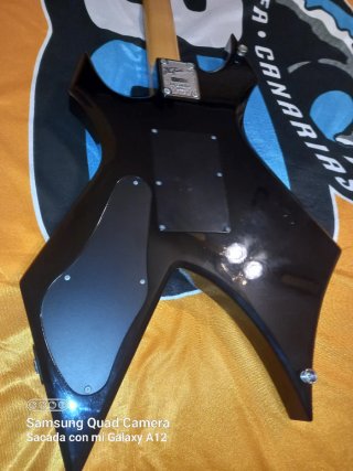 Guitarra eléctrica BC. RICH WARLOCK NJ LA CALIFOR