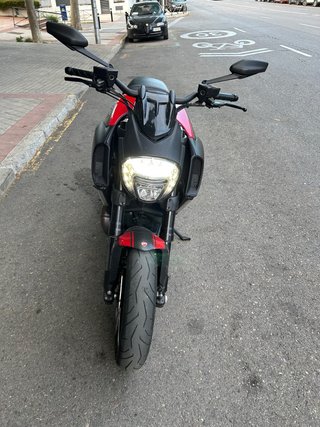 Ducati Diavel Negra/Roja CARBON