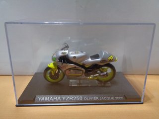 YAMAHA YZR250 OLIVIER JACQUE 2000 (1/24)
