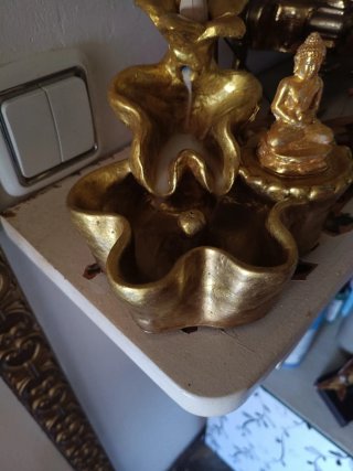 Figura Buda Dorado Humo Cascada Mágico.