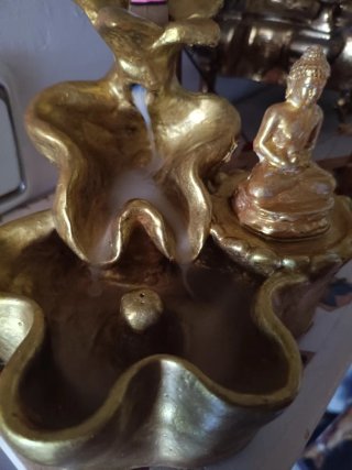 Figura Buda Dorado Humo Cascada Mágico.
