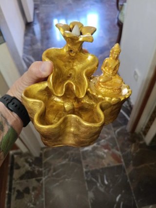 Figura Buda Dorado Humo Cascada Mágico.