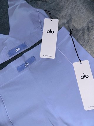 Conjunto Alo Yoga totalmente nuevo a estrenar
