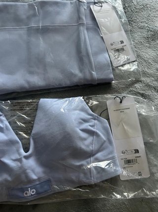 Conjunto Alo Yoga totalmente nuevo a estrenar
