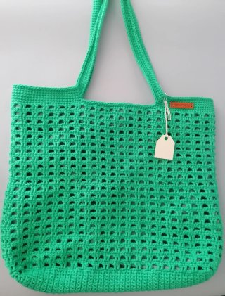 Bolso de crochet verde con forro 25€