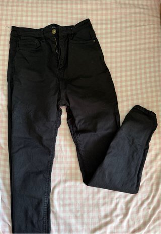 Pantalón vaquero negro