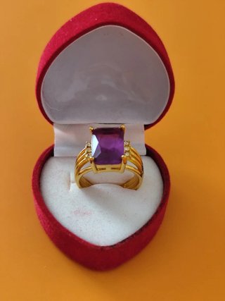 Anillo chapado en oro 18 k con piedra morado