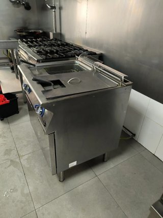 Freidora Profesional Electrolux E7FRGH2GF0 Gas 2x1