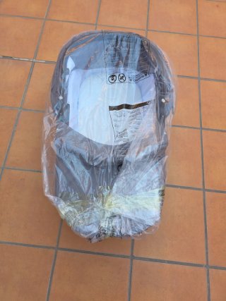 Pacchetto Duo Bebecar Flowy Grigio con passeggino e ovetto.