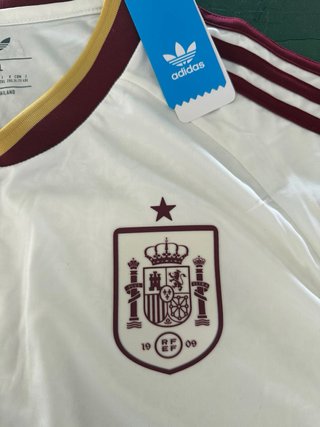 Segunda equipación España