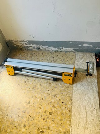 Cavalletto DeWalt per troncatrice