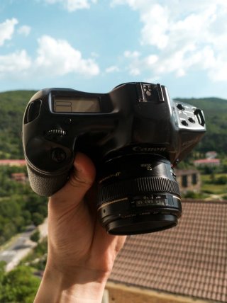 Canon EOS-1 Cámara Analógica 35mm + 50mm f/1.4 AF