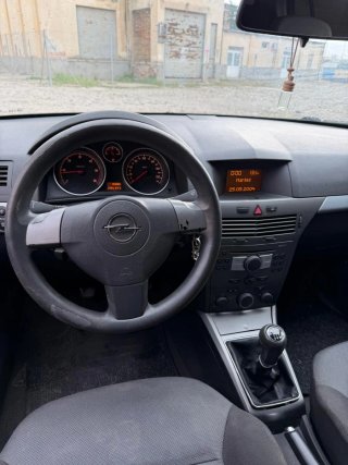 Opel Astra H 1.6 16V Gasoil