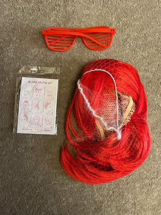 Peluca Roja Corta Estilo Bob con Gafas, Cosplay