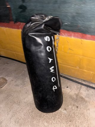 Saco de boxeo negro