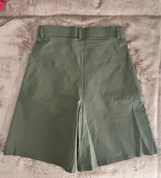 Bermudas verdes con pinzas, talla s-m