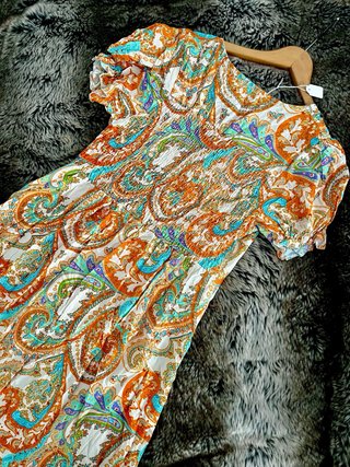 Vestido paisley naranja y turquesa
