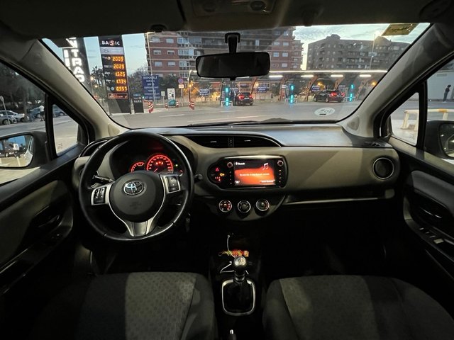 Toyota Yaris 2015