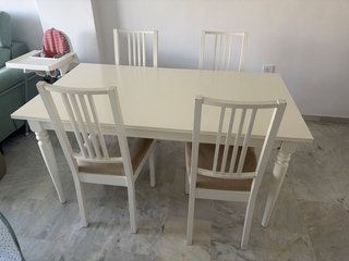 Mesa comedor extensible y juego 4 sillas