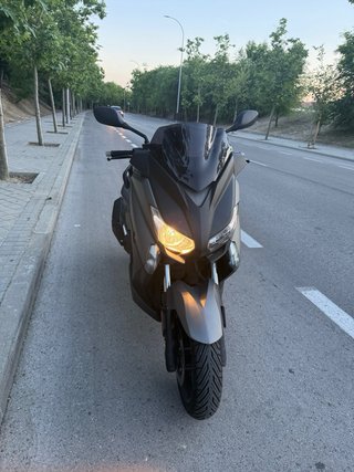 Yamaha XMAX 400 Scooter