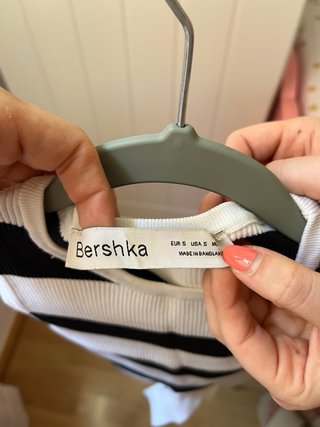 Top Bershka rayas blanco y negro Talla S