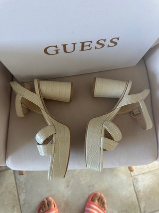 Sandalias Guess Beige Tacón Plataforma