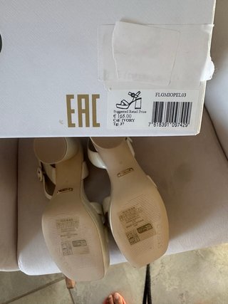 Sandalias Guess Beige Tacón Plataforma