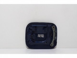 TAPA EXTERIOR COMBUSTIBLE 3ZZFE 63220