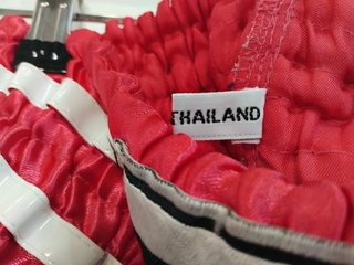 Pantalón Corto Muay Thai DE Hello Kitty Rojo