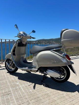 Vespa GTS 300 • Muy pocos km • Impecable
