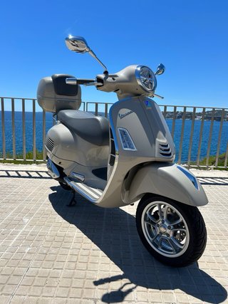 Vespa GTS 300 • Muy pocos km • Impecable