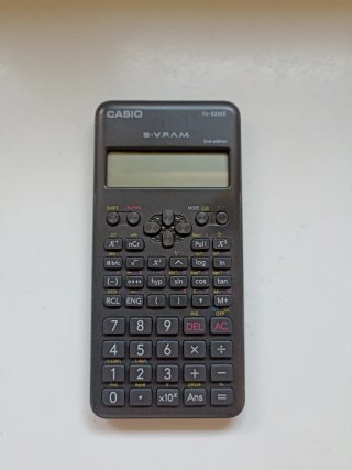 Calculadora Casio fx-82MS