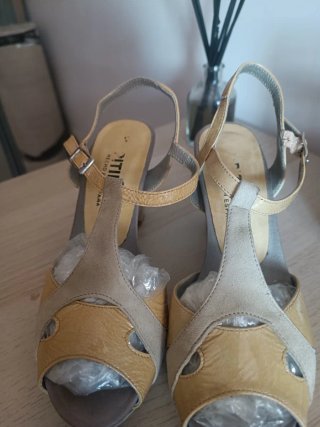 Sandalias Pitillo Mostaza Talla 35