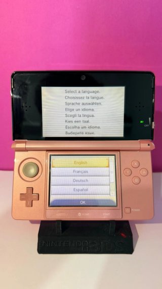 Nintendo 3DS Rosa con Base di Ricarica