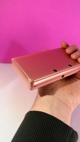 Nintendo 3DS Rosa con Base di Ricarica