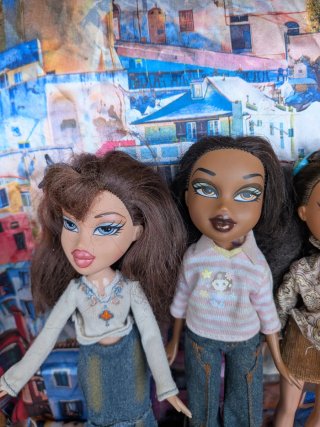1 Bratz + 2 regali