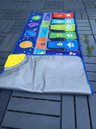 Alfombra musical interactiva para niños