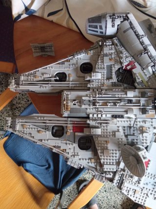 LEGO 75192 UCS Millennium Falcon (2ª Ed.)