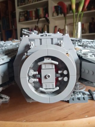 LEGO 75192 UCS Millennium Falcon (2ª Ed.)